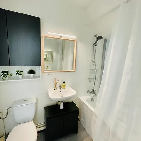 Bright Cocoon With Terrace Near * Ла-Боль-Эскублак