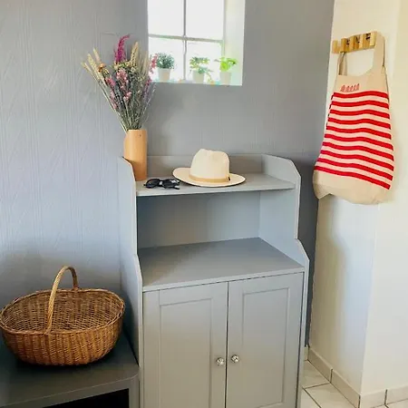 Апартаменты Bright Cocoon With Terrace Near *