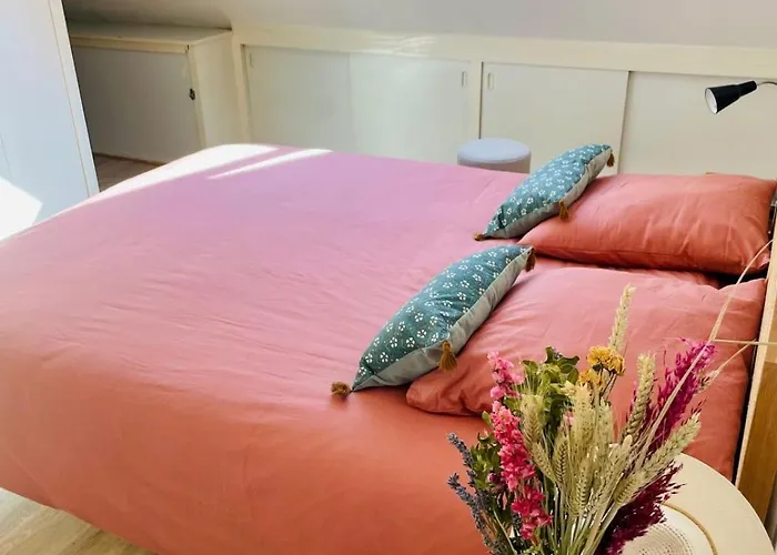 Bright Cocoon With Terrace Near Apartment